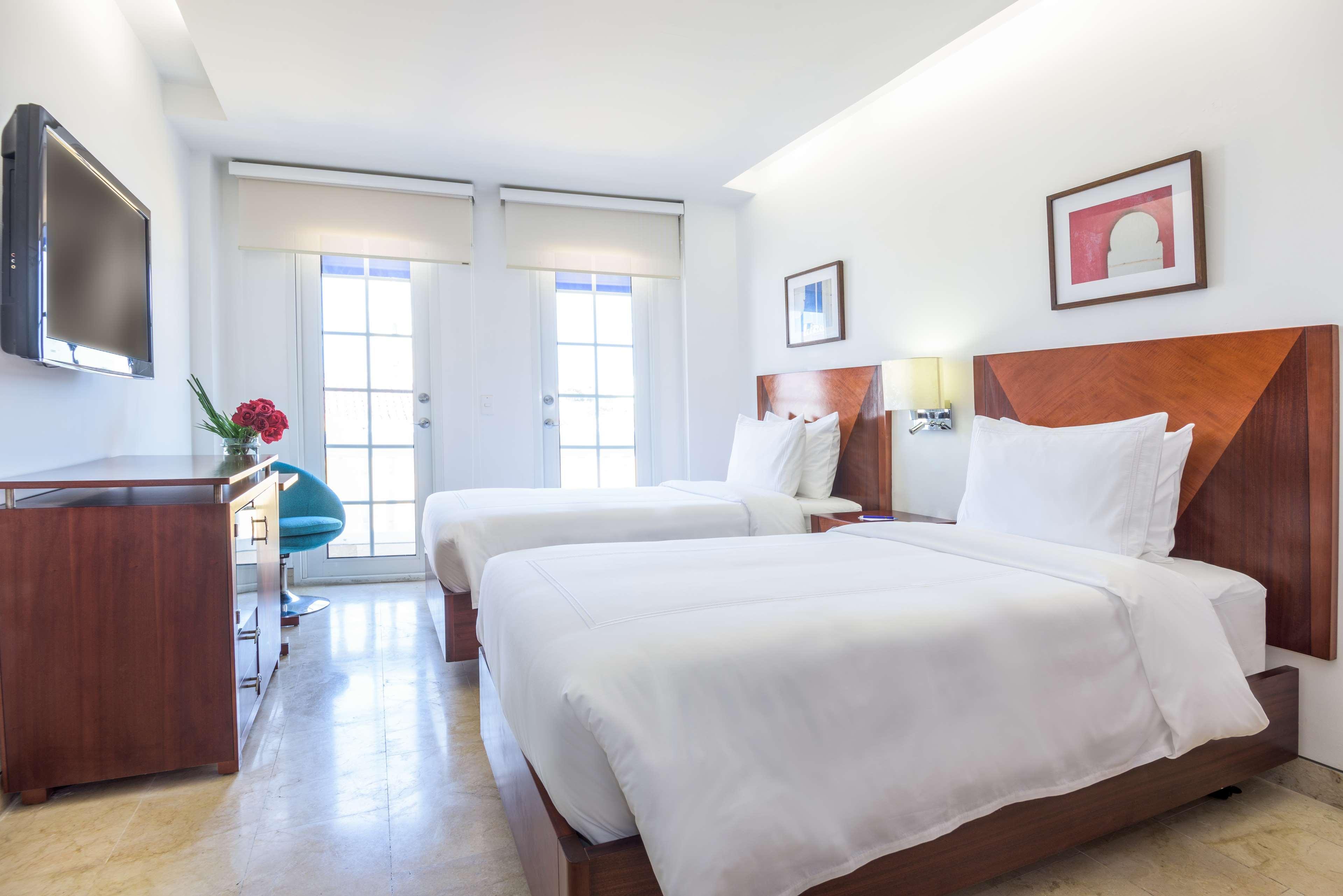 Nh Royal Urban Cartagena Hotel Exterior photo