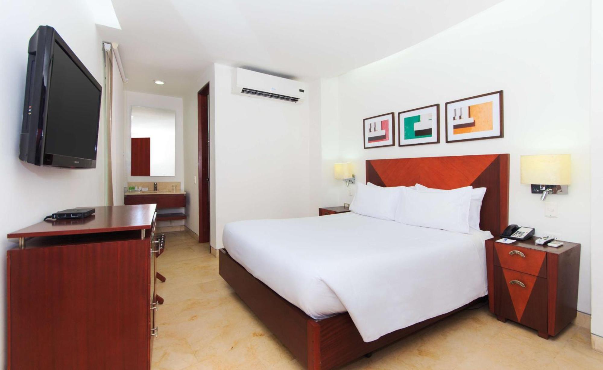 Nh Royal Urban Cartagena Hotel Exterior photo