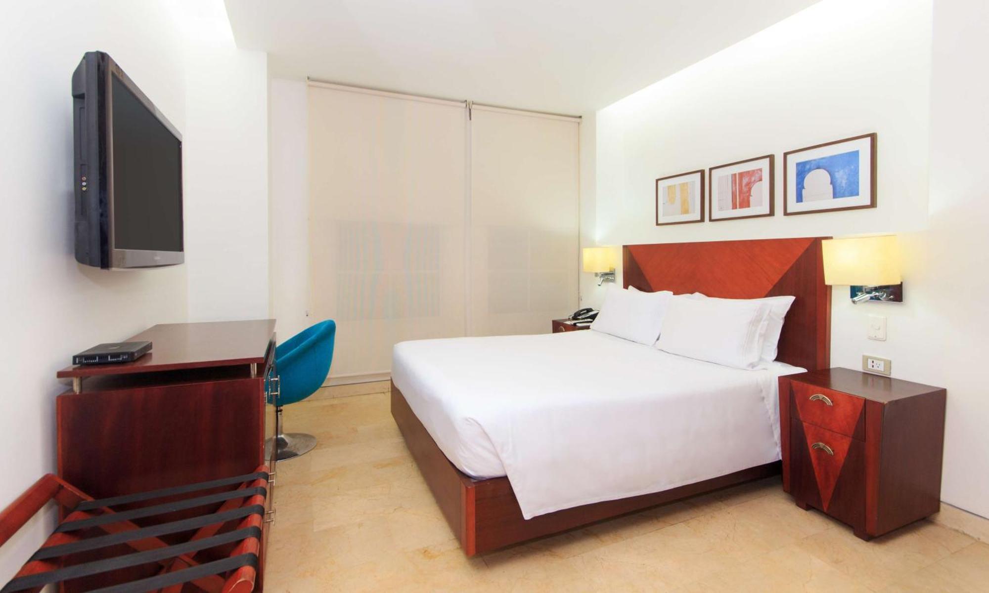 Nh Royal Urban Cartagena Hotel Exterior photo