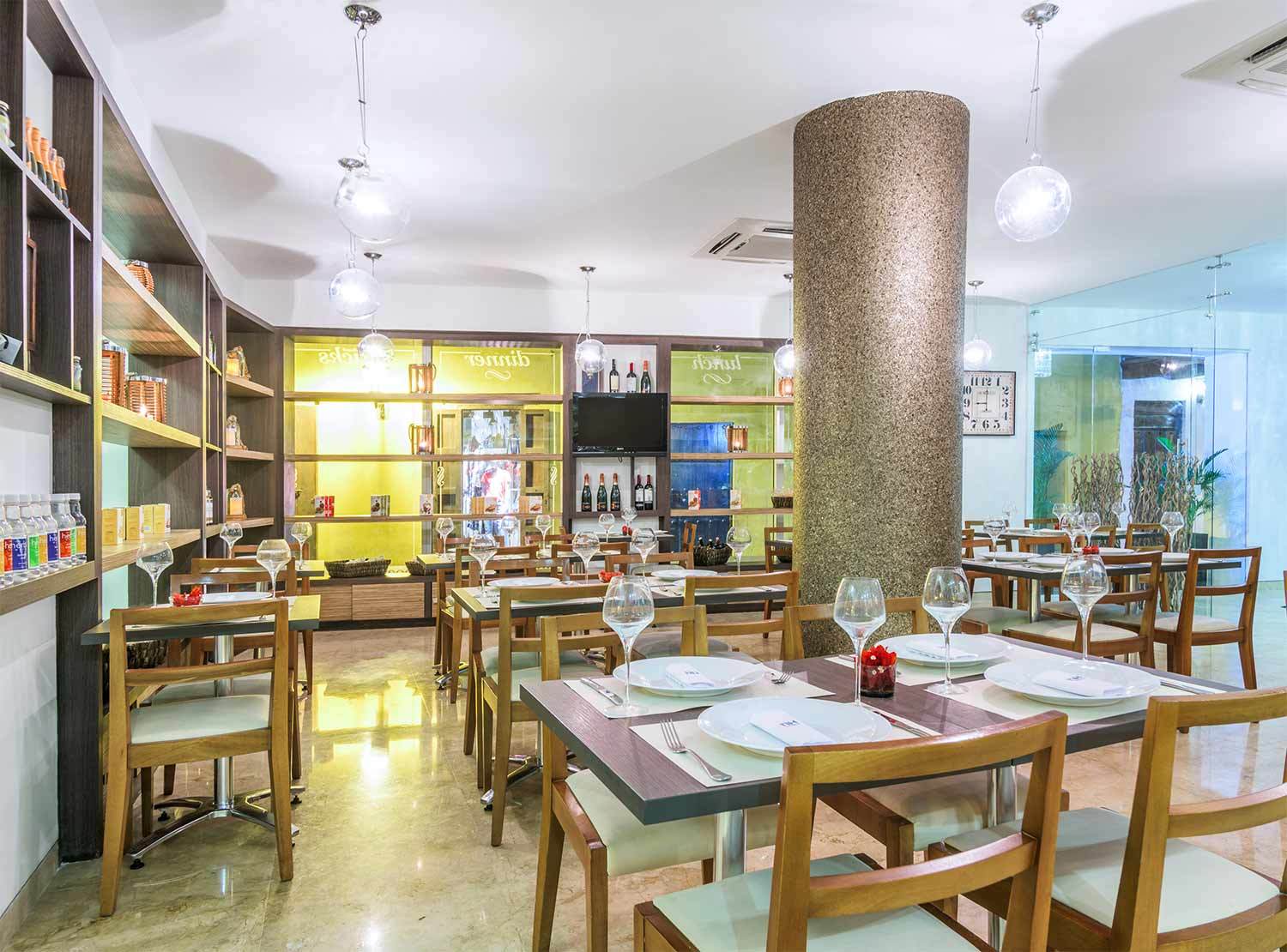 Nh Royal Urban Cartagena Hotel Exterior photo